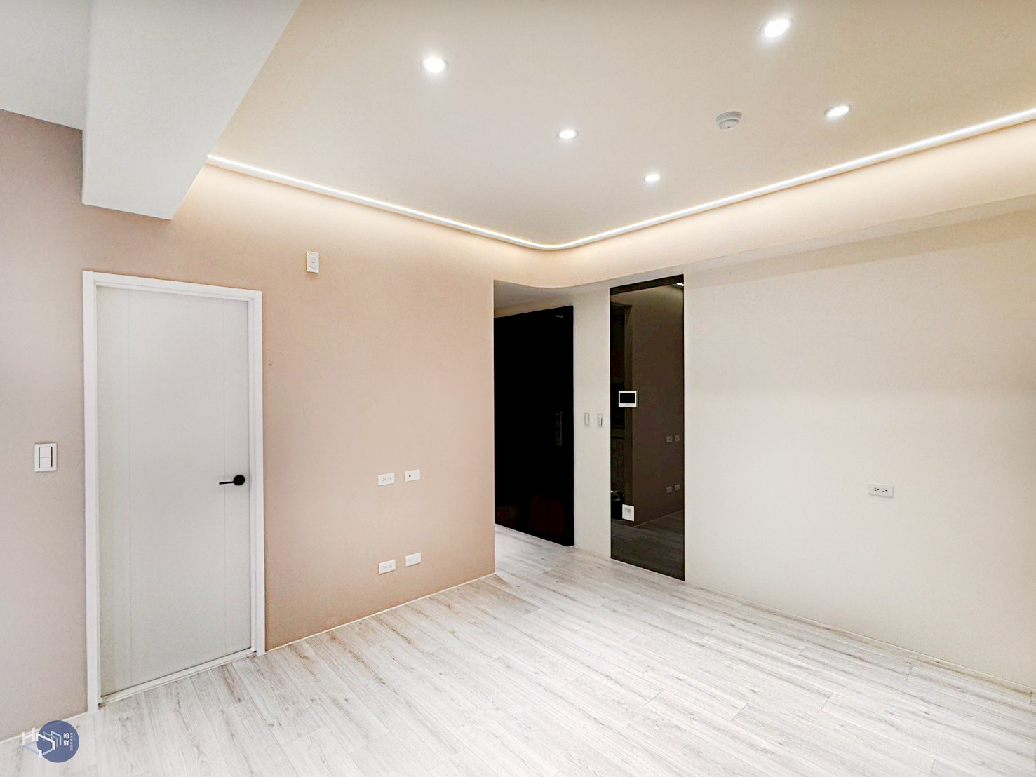 全屋造型天花與燈具配置圖片-3