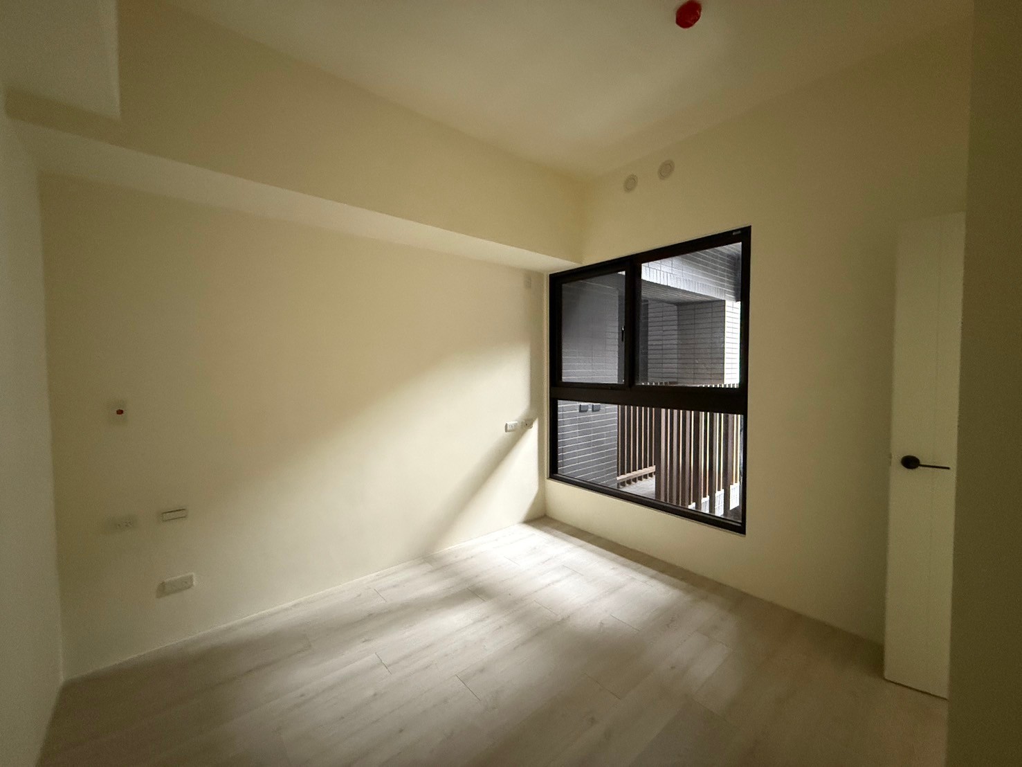全屋造型天花與燈具配置圖片-2